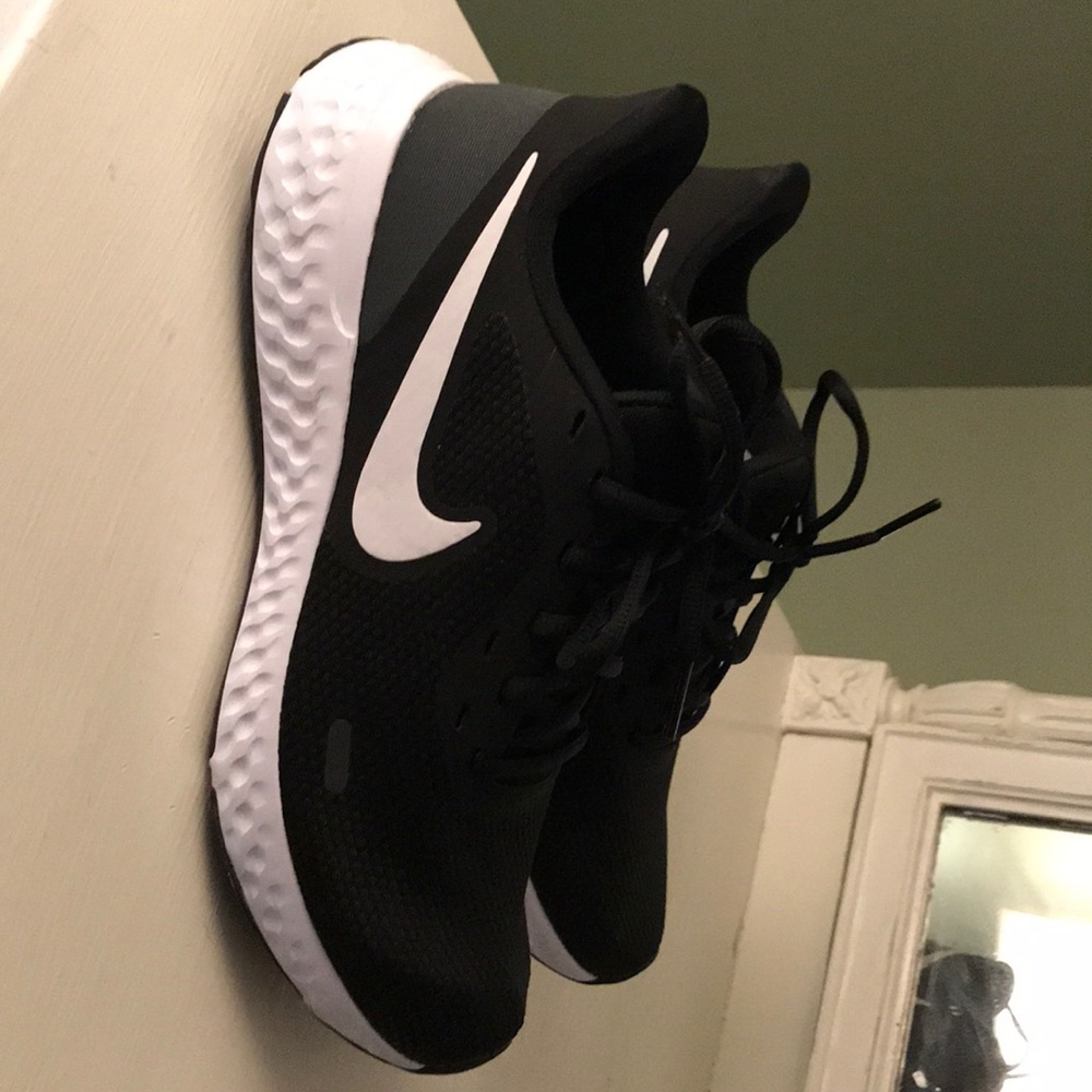 Women’s Nike revolution shoes